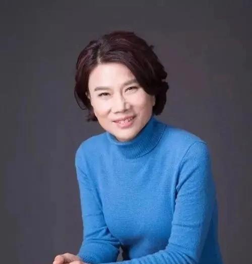黎明助手：董明珠催债记，她如何用冷静与果断逆转局面