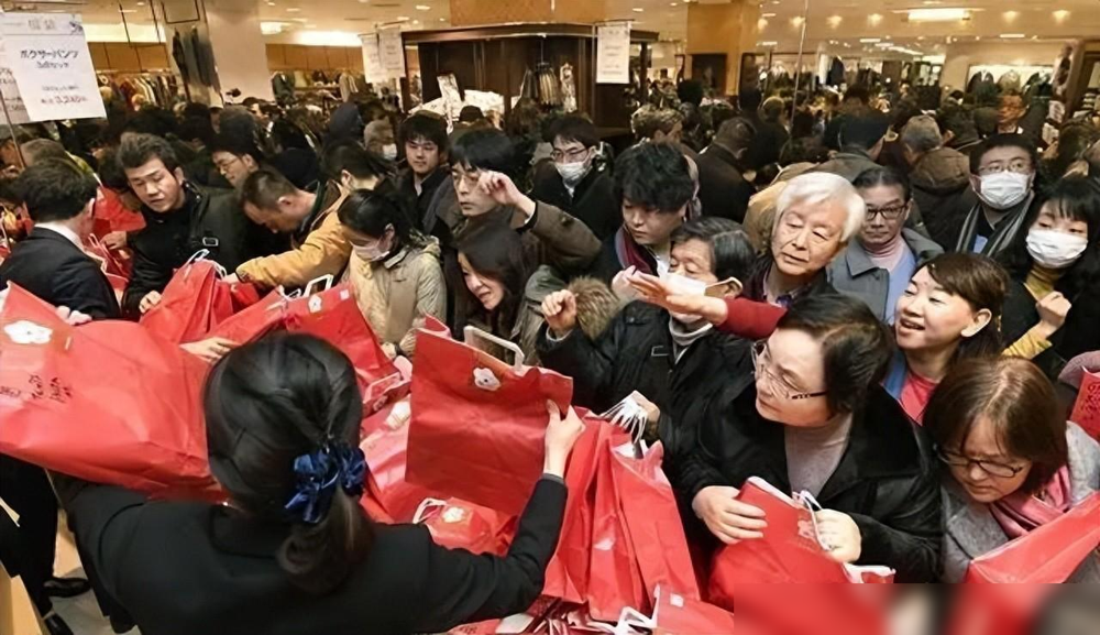 易出评出评软件：日本人热爱中国家居清洁产品，小玲的网店生意兴隆的背后故事