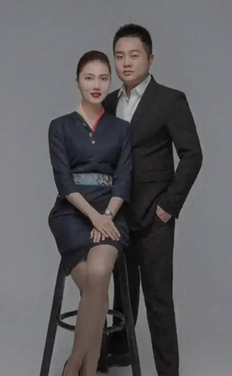权重大师卡密：抖音网红夫妻王蕾与张健豪，从相遇到家庭，爱情的冒险之旅