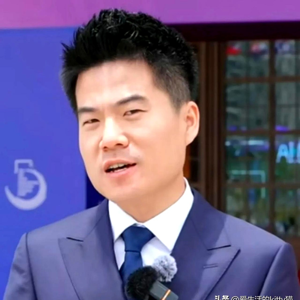番茄助手：董宇辉在消博会上引领直播新风潮，文化营销打破行业常规