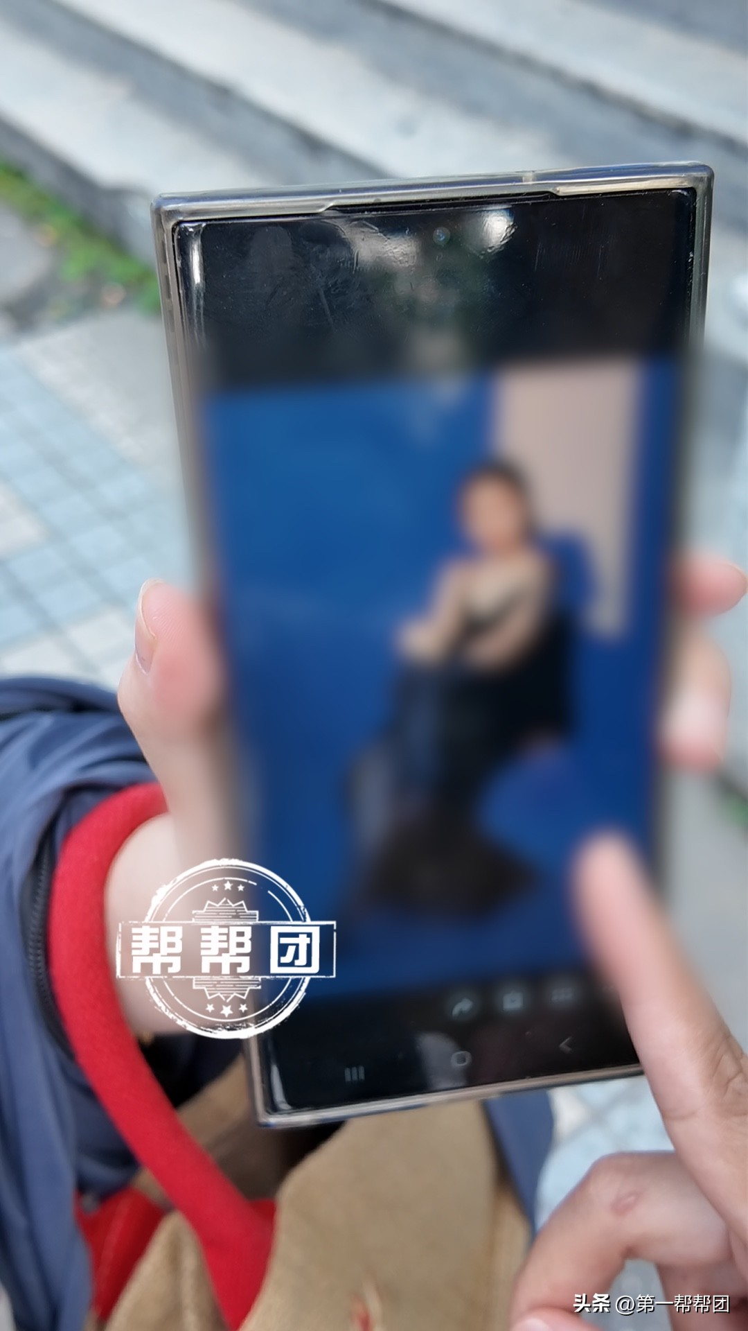 多成团助手：BOSS直聘兼职招聘涉嫌虚假宣传，980元职业照引发求职者质疑