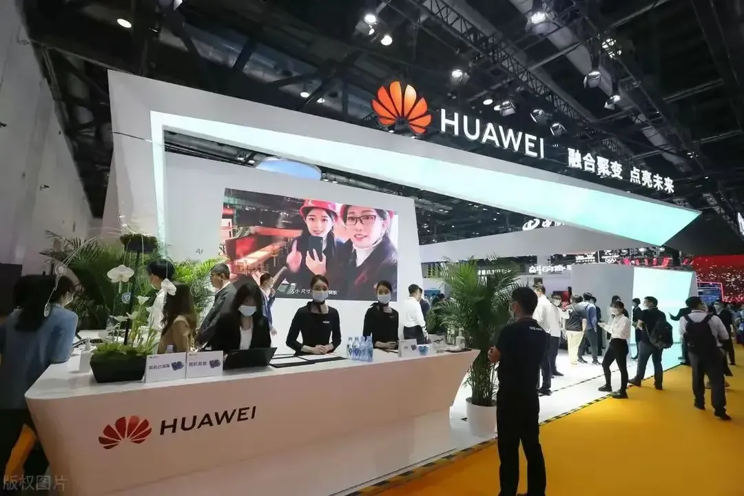 小Q助手软件：2024年全球手机销量排行榜及华为Pura X新品发布解析