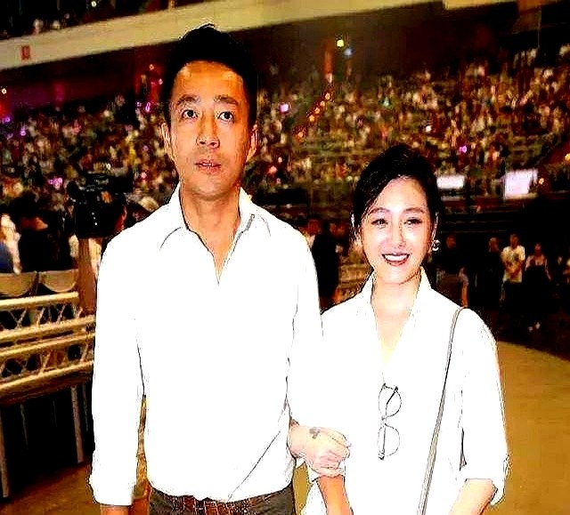 DD助手：王思聪与汪小菲机舱相遇，娱乐圈冤家再掀热议！