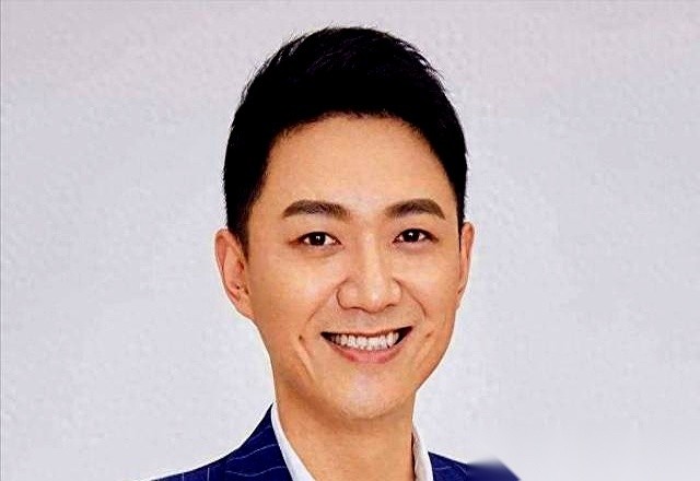 拼多多开团软件:李鑫从央视“一哥”到爱尔兰直播带货,选择生活的真实与勇气 拼多多开团软件:李鑫从央视“一哥”到爱尔兰直播带货,选择生活的真实与勇气