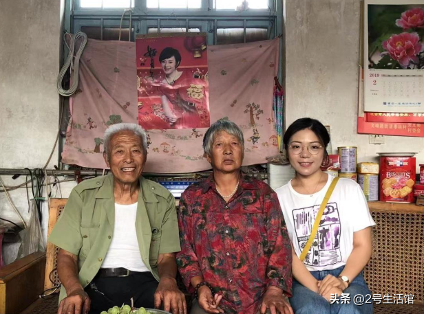 小Q助手：善良的指路女孩与80岁老人的感人跨越千里情谊
