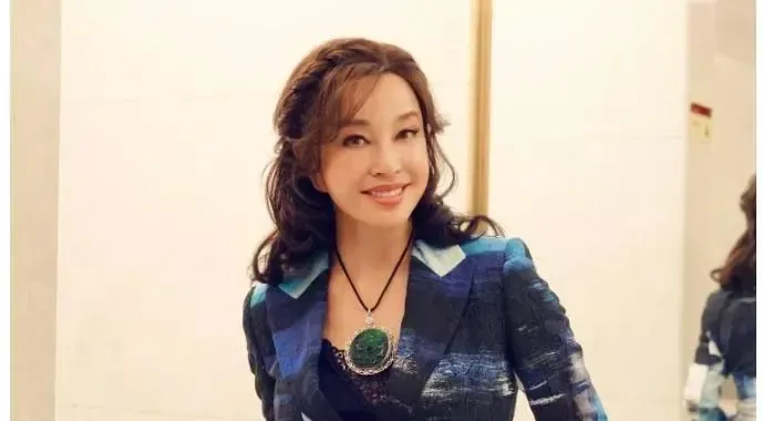 多单助手下载：刘晓庆被实名举报虚开发票逃税，上海税务局已展开调查