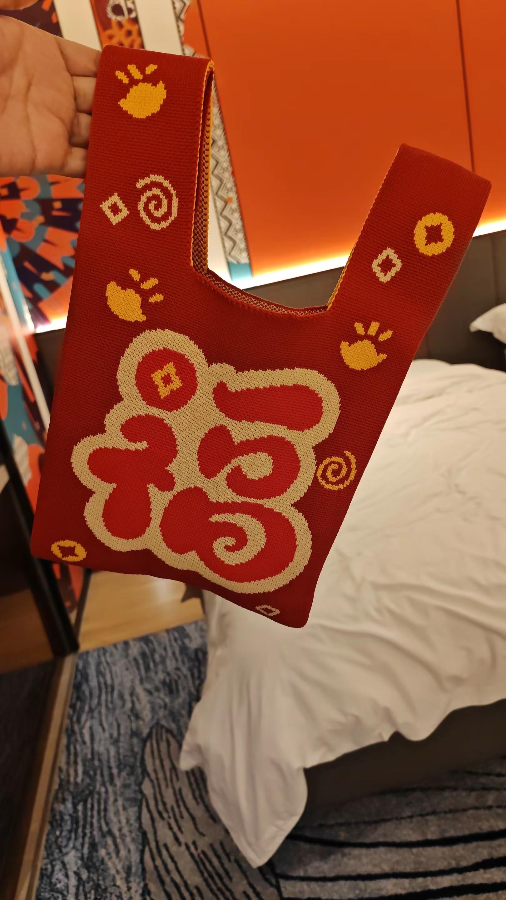 小Q助手：东方甄选股票波动分析，市场风浪中的稳健成长与未来潜力