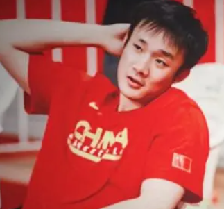 皮皮助手：三巨星加盟广州队，CBA新赛季引发热议与期待！