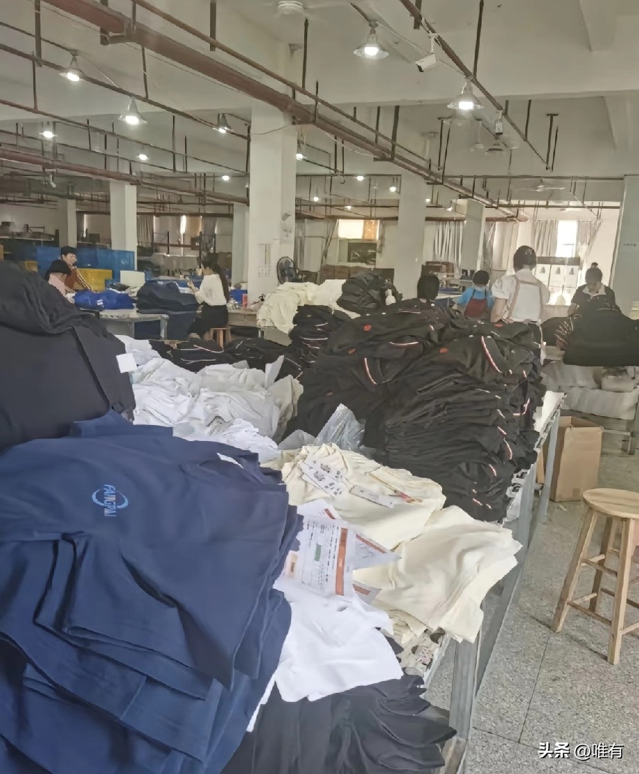 快火助手：老技工为何频繁失业？揭秘服装行业的“人情世故”与技术挑战