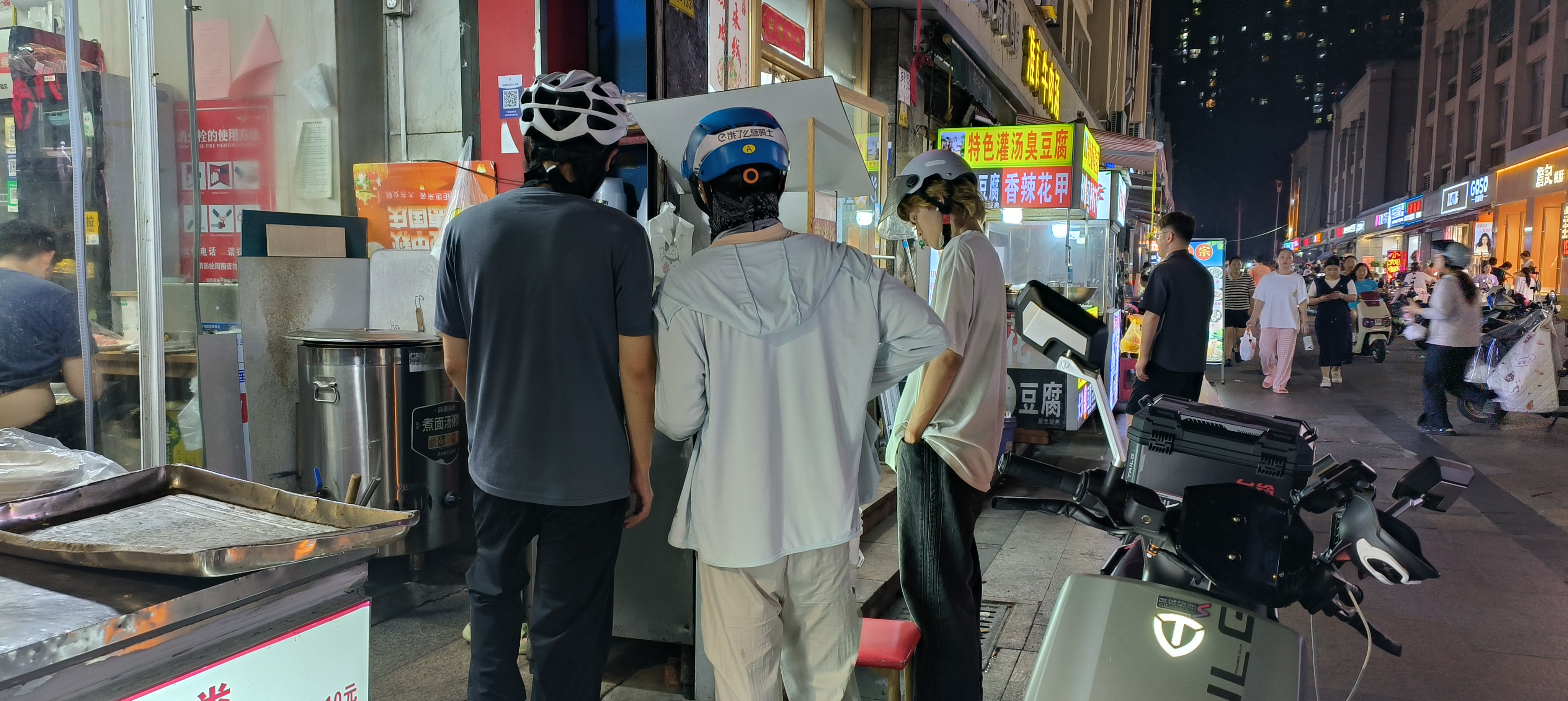 51助手官网入口：年轻人选择骑手职业的前景与自立奋斗之路