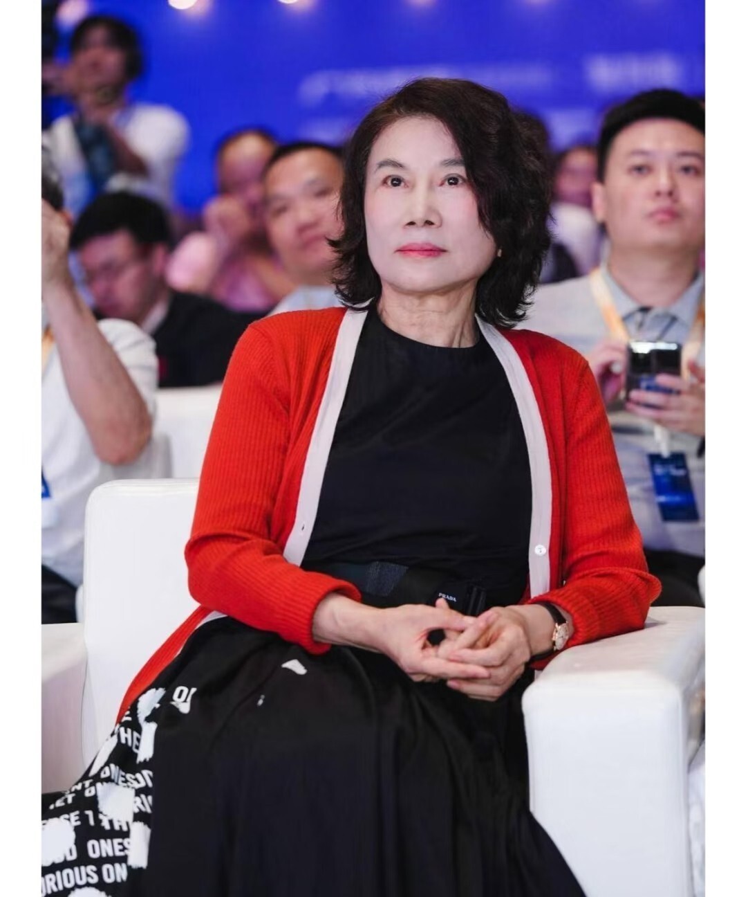 易拼团：董明珠，用实力赢得美丽，女性应专注事业超越外貌焦虑