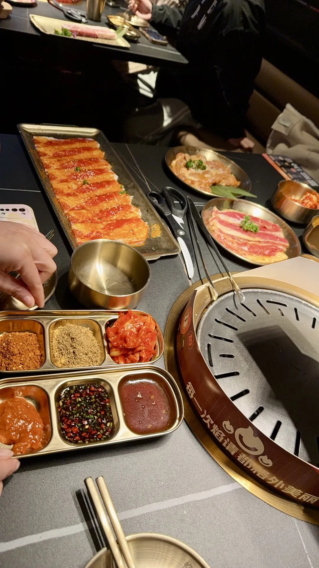 超单助手出评软件：万家丽焰请烤肉，超赞食材与温馨环境的完美体验！