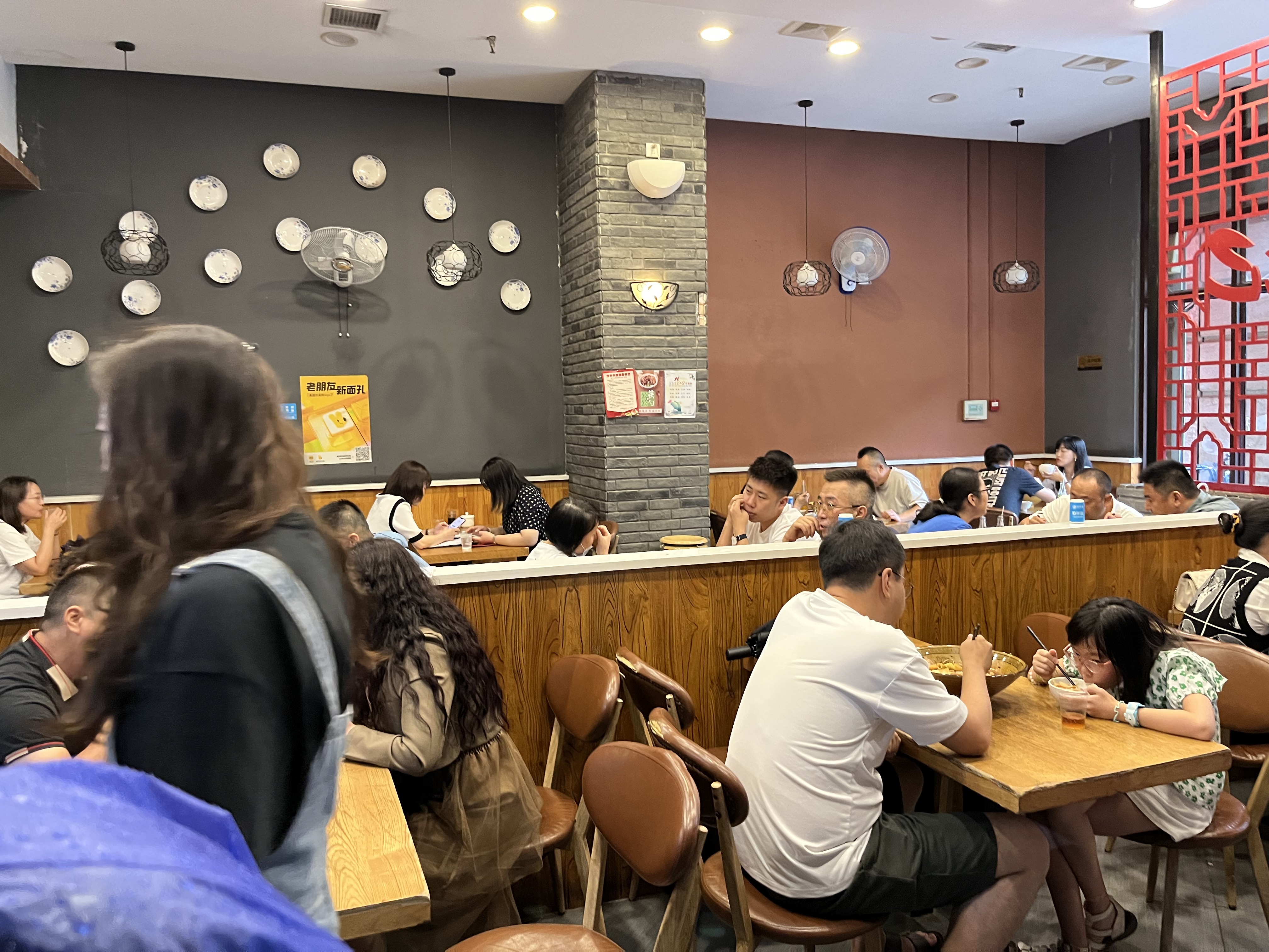 权重助手：普通人如何借助毛记冒菜实现月入2万+的创业故事与成功秘诀