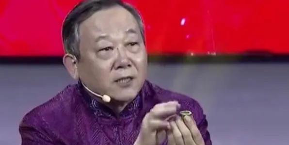 琦玉助手小号：捡漏古玩扳指竟值亿级，专家建议上交博物馆引发热议