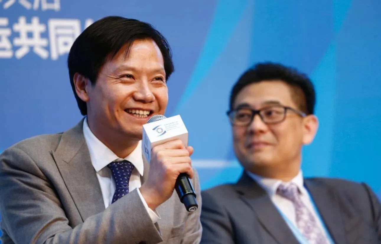 超单助手官网：雷军首次亮相“代表通道”，科技创新与企业责任的重要思考