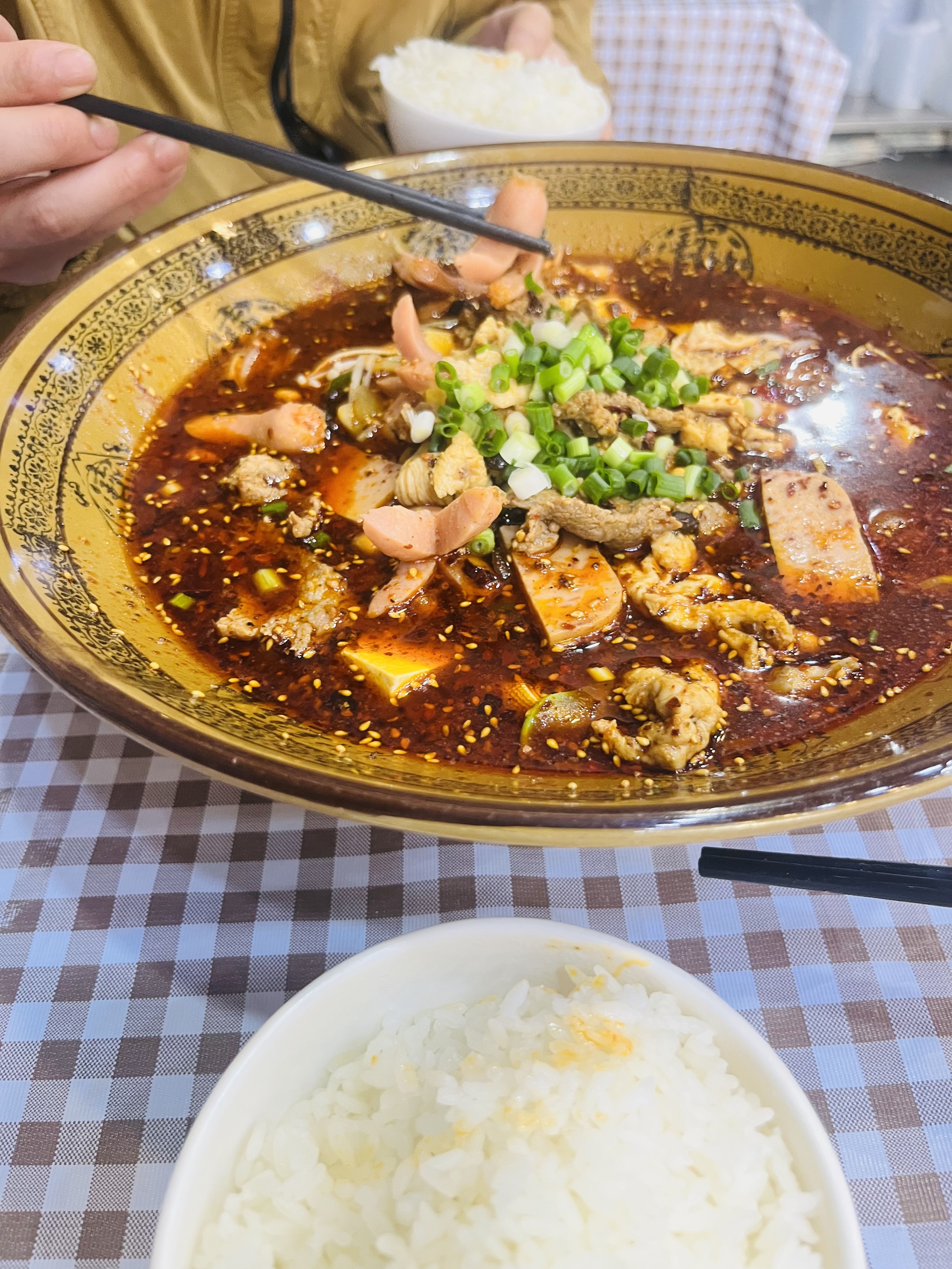 权重助手：普通人如何借助毛记冒菜实现月入2万+的创业故事与成功秘诀