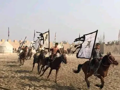 多多留评官网：古代快递员“八百里加急”，为何无人敢抢劫的传奇故事