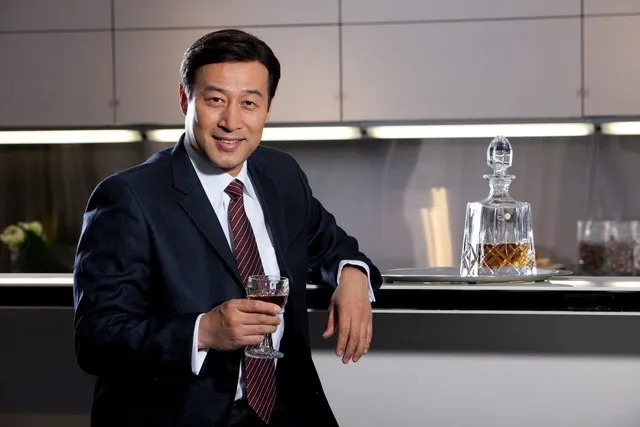 小U助手：张瑞敏走红背后的中国制造业转型与企业家形象重塑