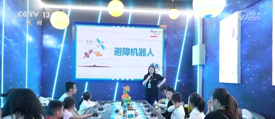 小评评助手软件下载：AI技术赋能文旅产业，重塑历史文化与自然美景的互动体验