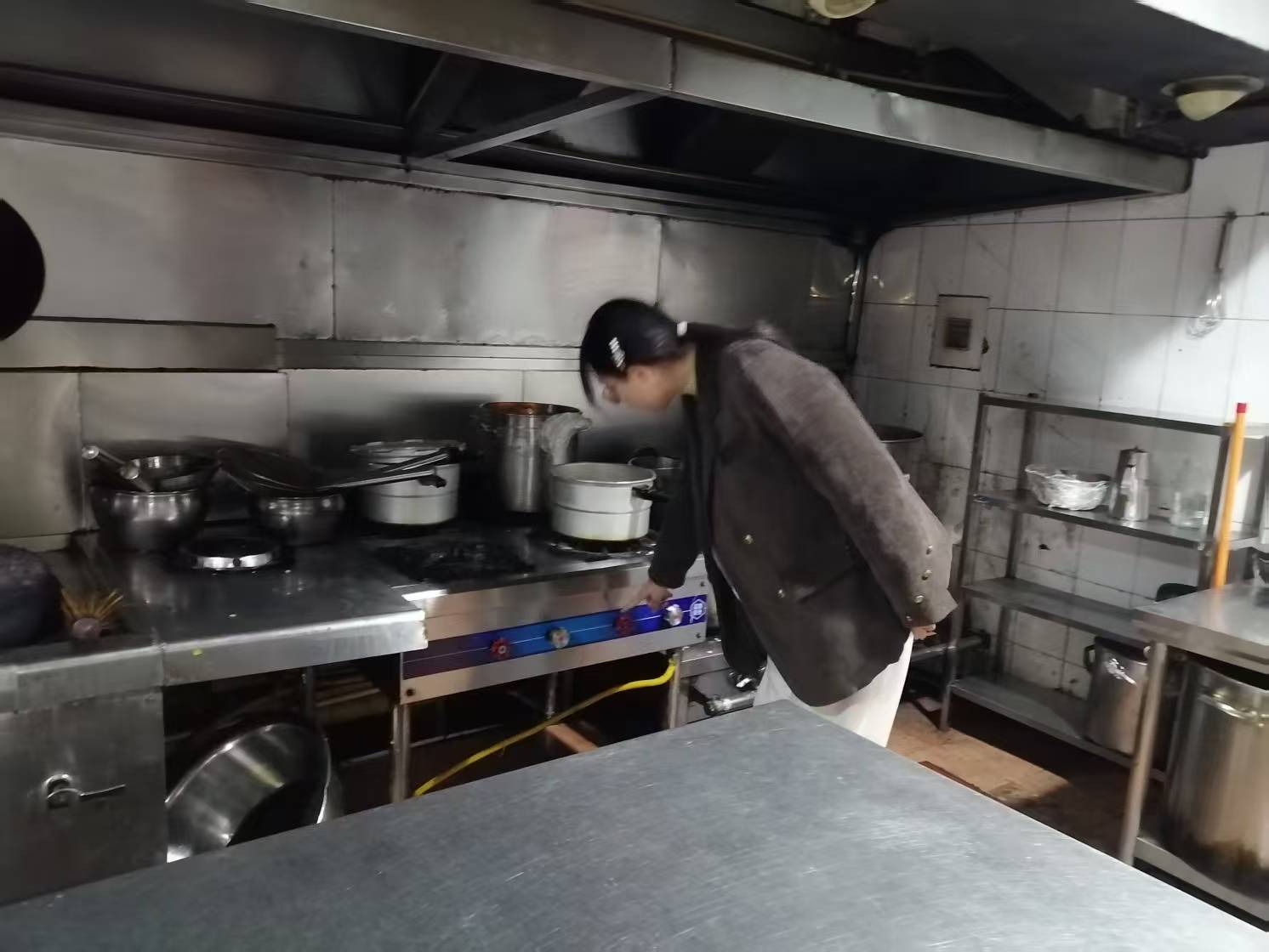 权重大师邀请码：安阳市文峰区东关街道加强食品安全检查，守护居民舌尖上的安全