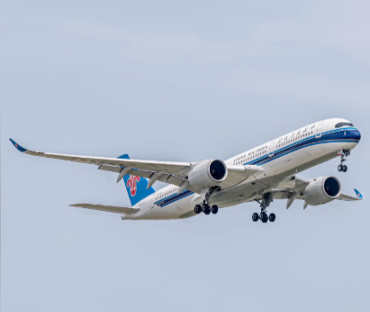 CC助手：中美贸易战波及航空业，波音停供威胁与中国国产飞机崛起