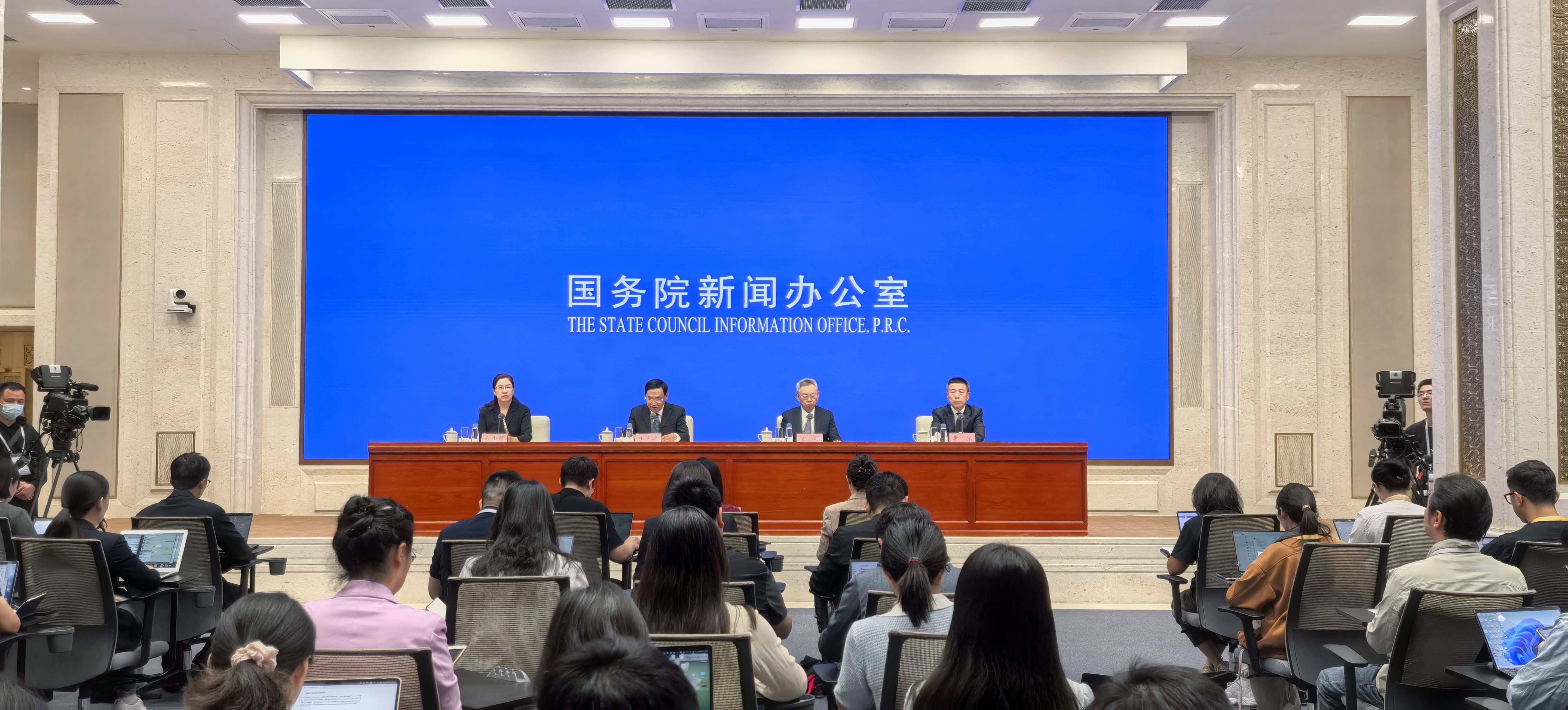 小M助手出评软件：中央企业科技创新取得重要进展，关键核心技术“卡脖子”问题得到解决