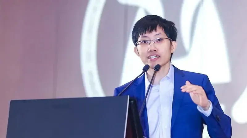 快火助手补单软件：DeepSeek与Manus，两大AI创业公司的技术、管理与融资对比分析