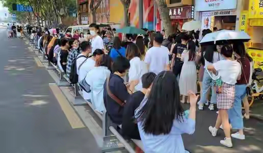 易出评使用方法：数字化经营如何助力小商家逆袭，实现稳健增长与创新转型？