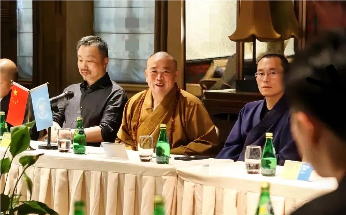 Y助手：科技与玄学的关系，探索生活中的硬实力与软实力