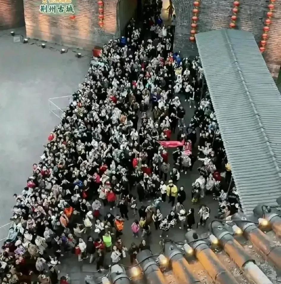 易评助手：董宇辉的坚持与善良，在风口浪尖中找到自我